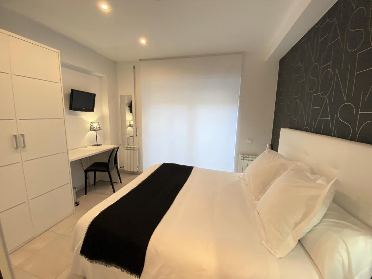Hostal Somnis Súria Kültér fotó
