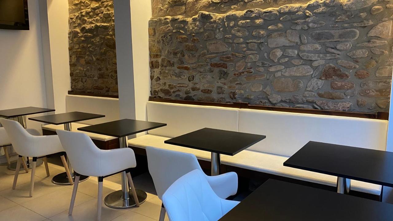 Hostal Somnis Súria Kültér fotó