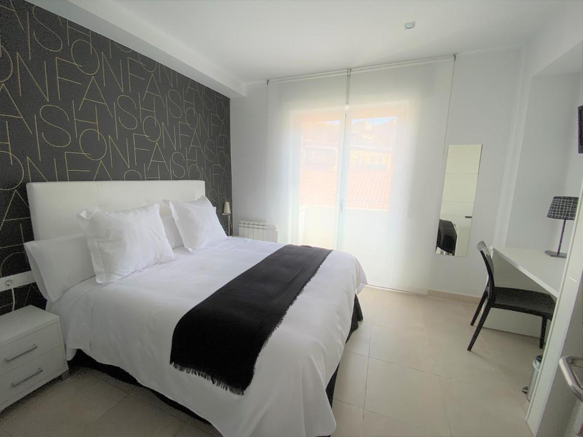 Hostal Somnis Súria Kültér fotó