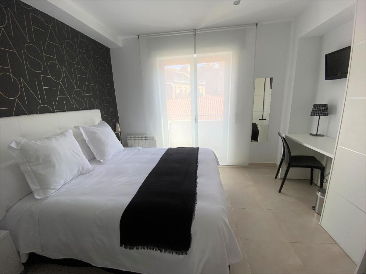 Hostal Somnis Súria Kültér fotó