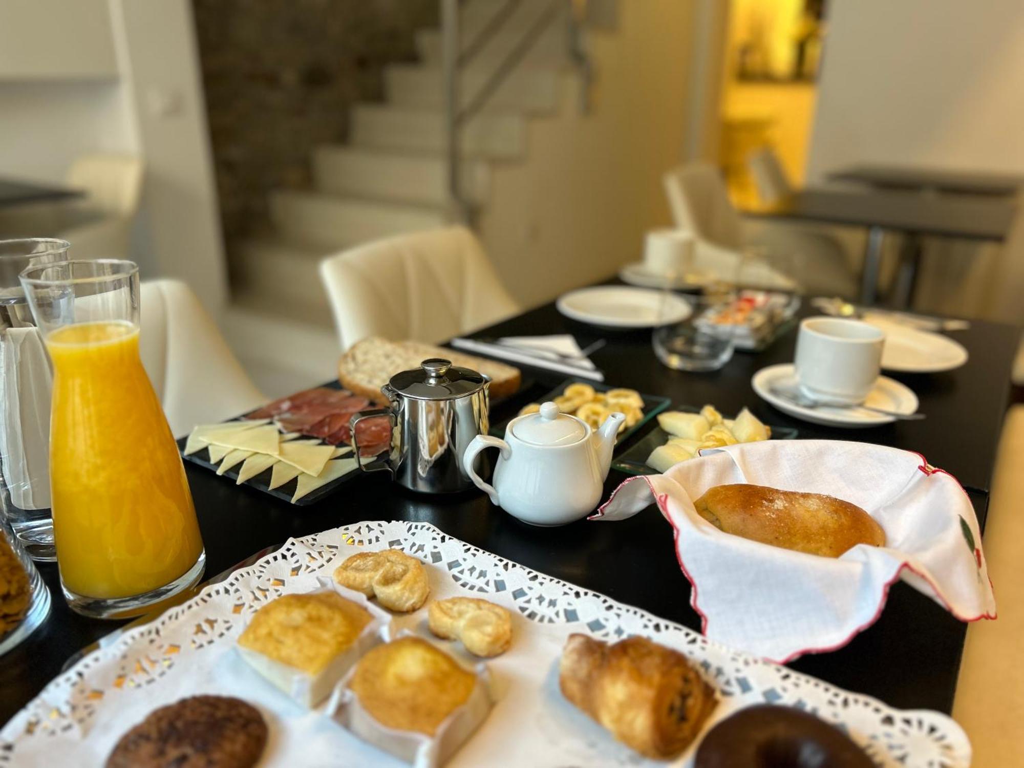 Hostal Somnis Súria Kültér fotó